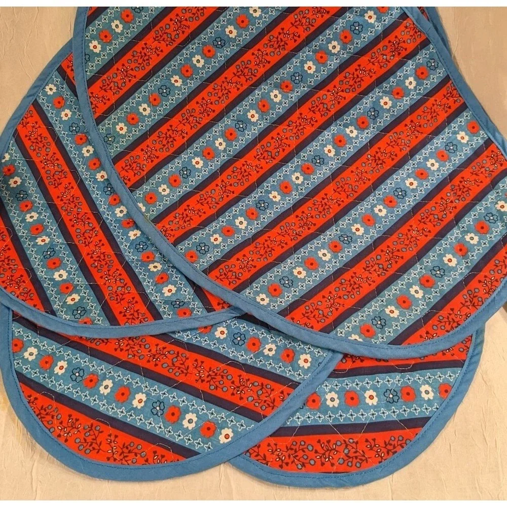 4 Placemats Quilted Oval Floral Cottage Prairie Boho Grandma Core Granny Set Vtg